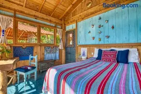 Magical lakeview Casita, swim dock, sauna, kitchen - Image 5