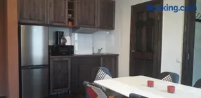 Yellow Center Holiday Home - Image 3