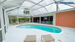 Paradise Naples Pool House - Image 1