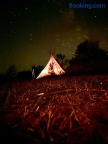 Romantic Wildlife Teepee in Tomnatic Apuseni - Image 3