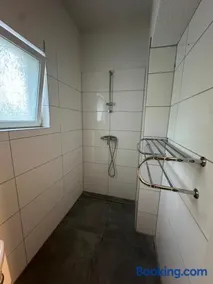 Modern Zimmer Schwanenstadt - Image 3
