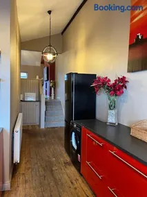 APARTMENT 185 - Image 4