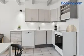 Holiday Apartment With Sea View - Image 4