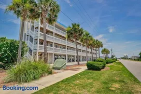 Sea Coast Suites 25 Oceanview Surf City, NC - Image 3