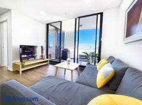Relaxing 1BR w Pools & SPA, Gym in Olympic Park - Image 4
