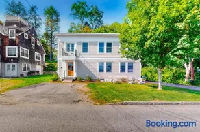 Waterfront Duplex, walkable, harbor views, AC, dog friendly - Image 1