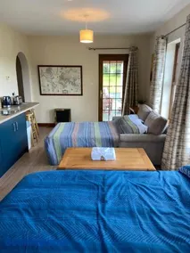 Twin Lakes Studio Apt - Image 2