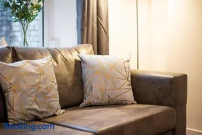 5 Bed - 2 Bath - Ideal for Work Crews - Image 3