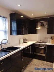 2 Laurel Court - Image 4