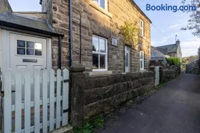 WEST VIEW COTTAGE - Charming Wensley Cottage in the Heart of Peaks - Image 5