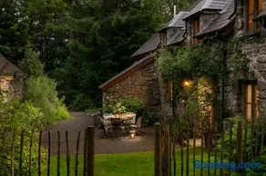 Ty Neuadd - Image 2