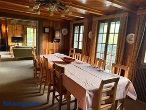 Cozy Le Lézard chalet with mountain view fireplace - Image 2