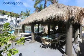 Resort Style Holiday - Image 2