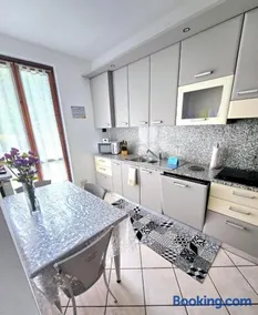 ZARA HOUSE - Lake and Pet Friendly - Image 4