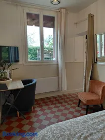 Studio épicéa avec jardin et stationnement dans charmante propriété proche gare - Image 5