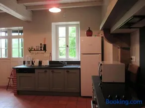 Grande maison en pierre avec jardin clôturé, animaux admis - Image 2
