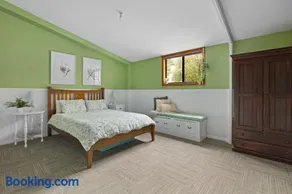 Otway bush barn retreat on 3 acres - pet friendly - Image 2