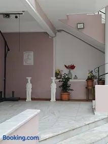 Spacious Apartment - Image 2