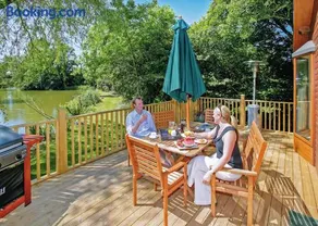 Upton Lakes Lodges - Image 3