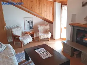 Cozy Loft with Fireplace & View - Image 3