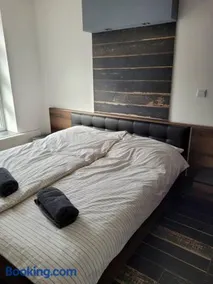 Lovely Apartment with free parking - Image 3