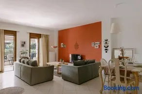 Soulhouse 2BR spacious home in Atsipopoulo by 8essentially - Image 2