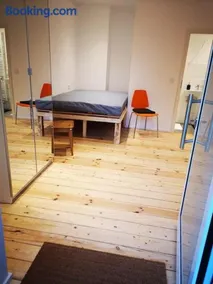Kinderklinik, 600m zum Bahnhof 2B - Image 1