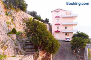 Vila Merkuri - 3-Storey Villa with Sea View - Image 1