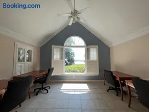 Beautiful Home on the Water - Image 2