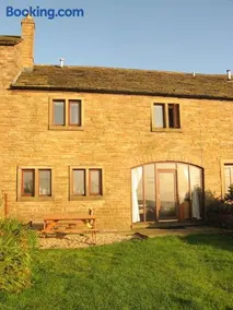 Midsummer Barn - Image 1