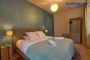 Appartement Montagnon - Les Suites du Palais - Classé 4 étoiles, parking privé, vue cathédrale, 3 chambres - Image 4