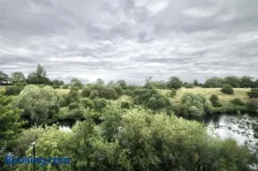 Luxury 2 Bed Apartment Central Yarm - Image 2
