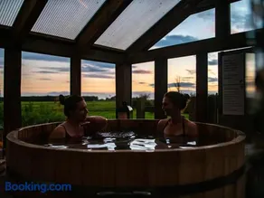 Sawcliffe Manor Country House with Spa, Free Parking, Catering, Self Checkin, Farmstay - Image 5