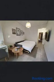 Castra Garden House Private Parking - Image 2
