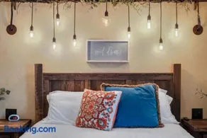 The Rustic Suite with Hot Tub Romantic Getaway on Main Street - Image 1