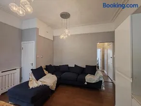 Easy too stay Molyneux Park road - Image 5