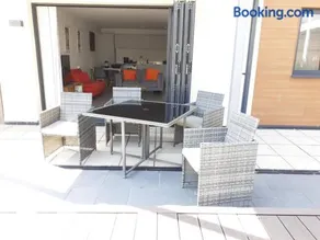 3 Putsborough - Luxury Apartment at Byron Woolacombe, only 4 minute walk to Woolacombe Beach! - Image 2