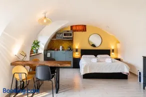 Casa Anastasia with private patio by GardaDoma - Image 5