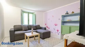 COZY MOUNTAIN RETREAT - with Garden, Wi-Fi - Image 3