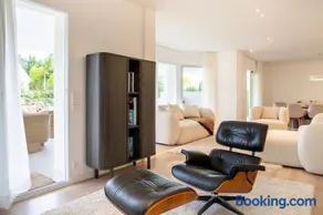 Bright and Elegant Lux Villa - Image 2