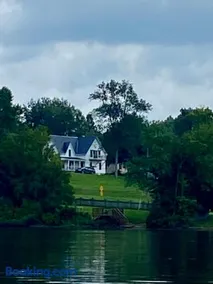 Gray's Manor - Lake Memphremagog - Image 2