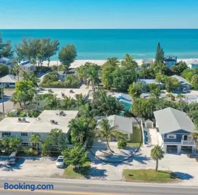Cozy Beach House-Family - Image 4