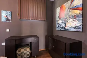 Spacious Family Apartment - Image 5
