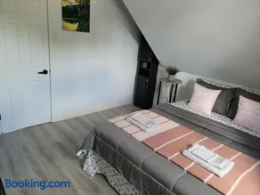 Comfy 1 bdrm apartment close to highway - Image 2