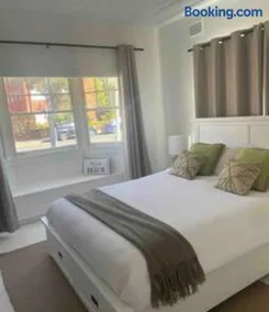 The Palms Haven Beachside Stay - Image 1