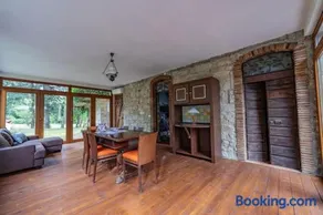 Piccolo Ulivo Ranch villa with panoramic pool - Image 1