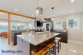 Grove Road Lakehouse - Image 3