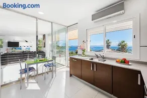 Vistafar - Private Pool & Only 50m to the Sea - Image 4