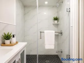 Vita House - Minutes to Rogers Stadium - Walk or Transit - Near VELD Downsview and Yorkdale - Image 2