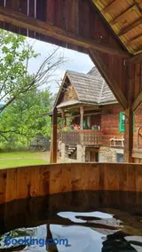 Pajisti Verzi / Green Meadows Guest House - Image 3